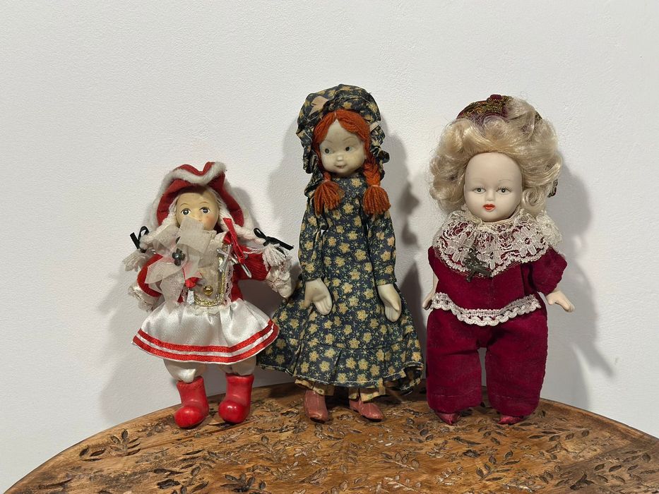 Papusi vechi autentice siciliene cap portelan, detalii superbe, Italia