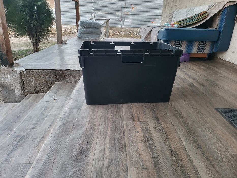 Продам пластиковые ящики.