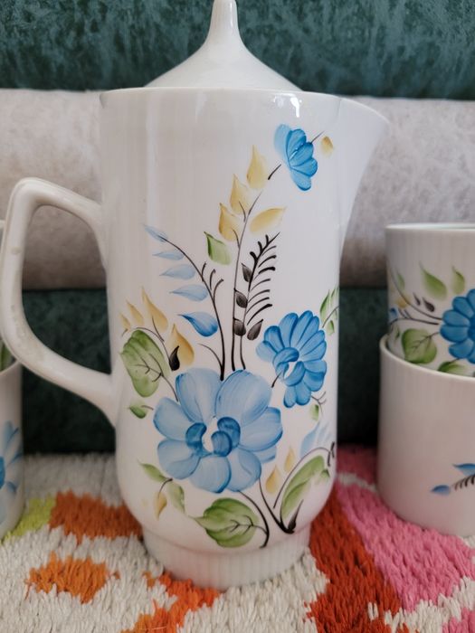 Чайник и 6 чашек времен СССР