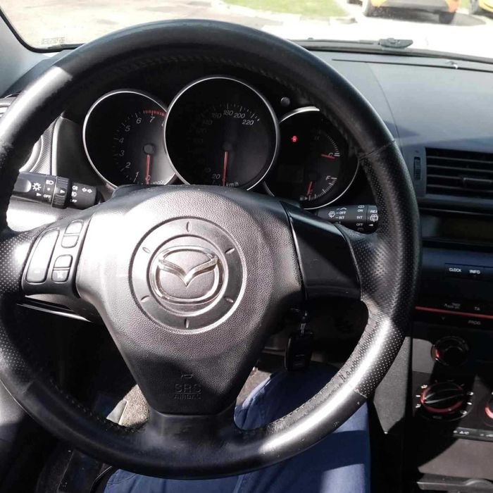 MAZDA 3 2004 — imagine 5