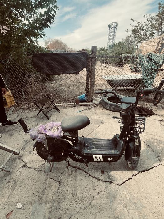 электроскутер М16