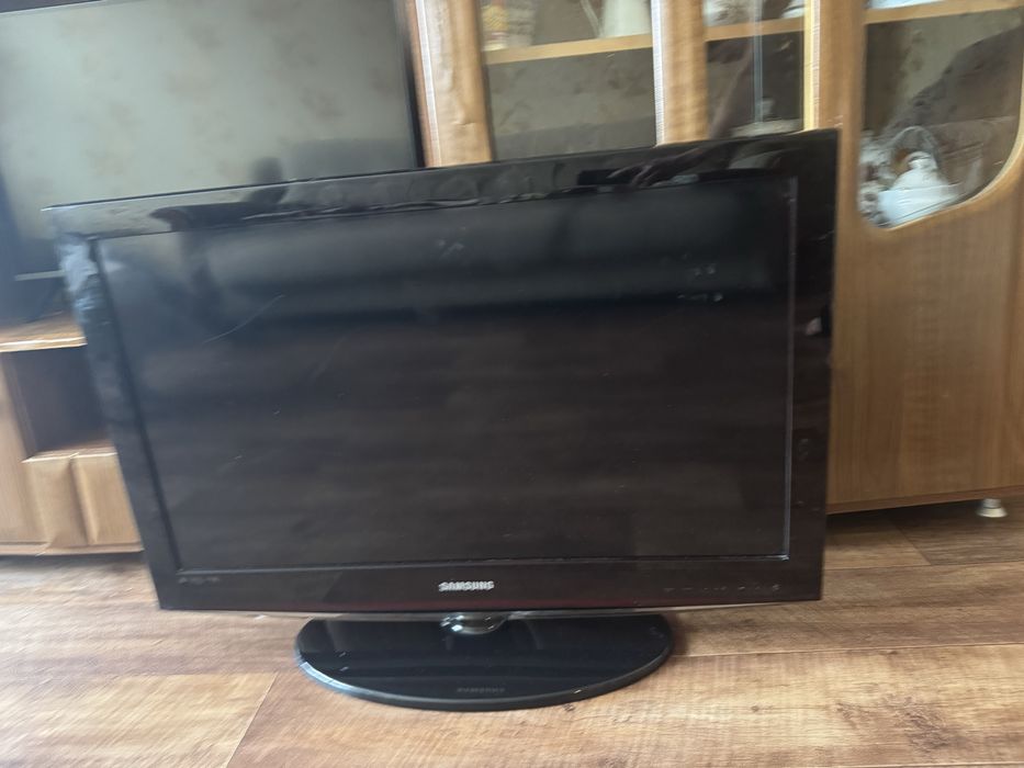 Телевизор samsung