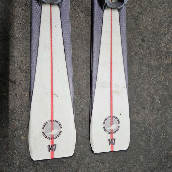 Продавам туринг ски за пантене с автомати за 90лв или 45 Евро