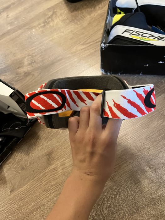 Лыжные очки продаю