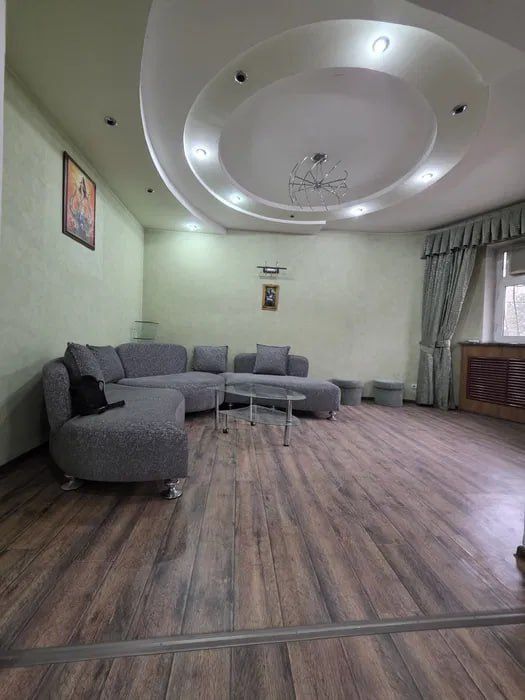 Срочно! Квартира на Нукусская 2/2/16 общ пл 68м  с обстановкой