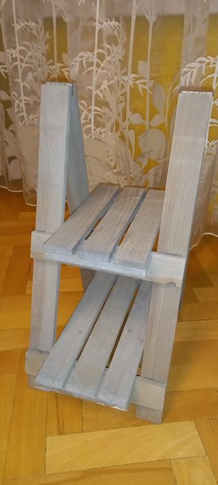 Дървен цветарник