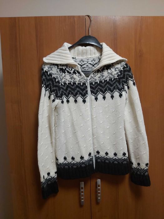 Дамска плетена жилетка