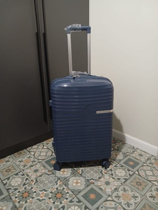 Продам чемоданы в отл состоянии!