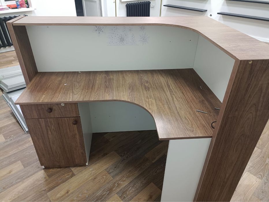 Продам ресепшен в отличном состоянии