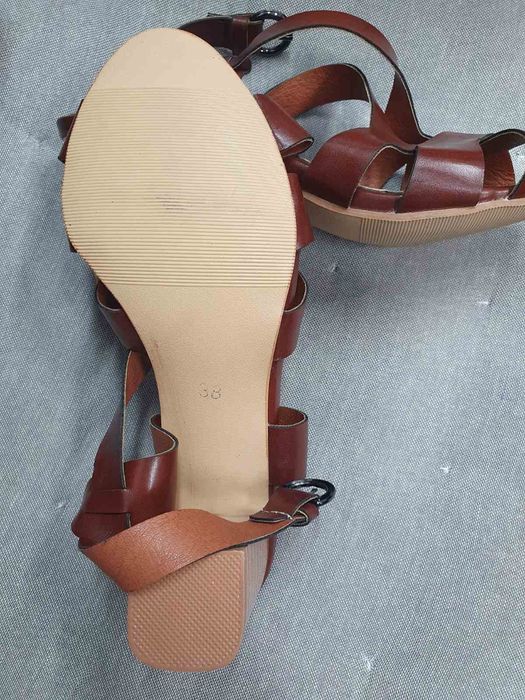 НОВИ кафяви сандали 38 номер