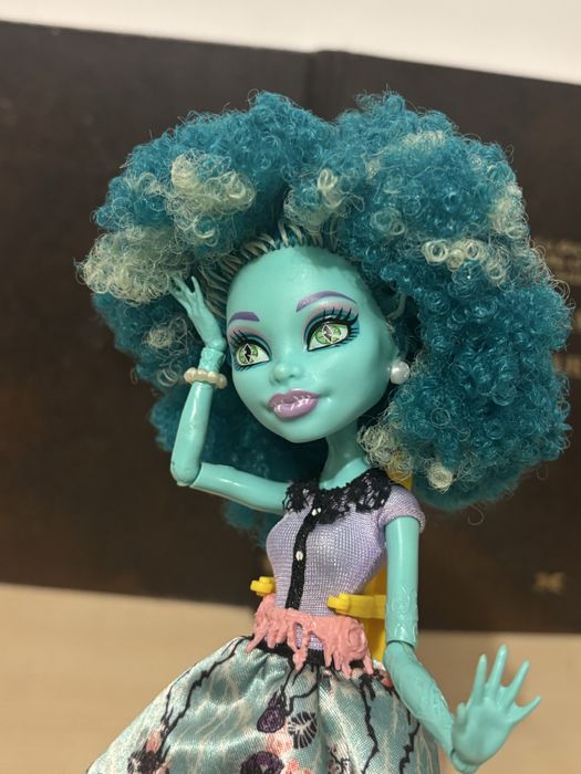 papusa Monster High Honey Swamp