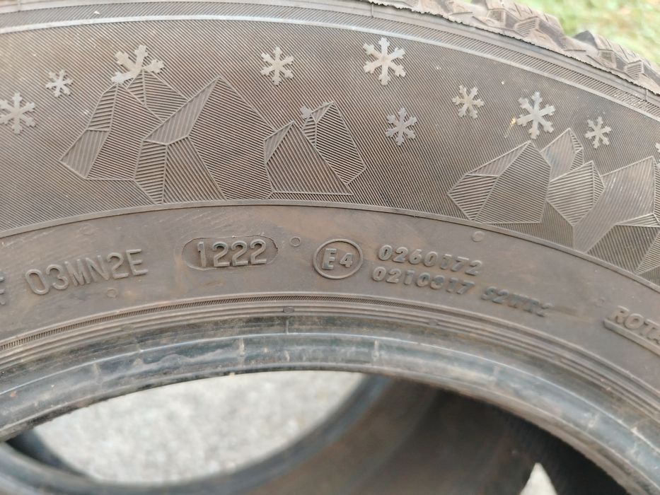 Гуми два броя 215/65/16