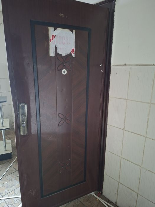 Дверь железный входной продам