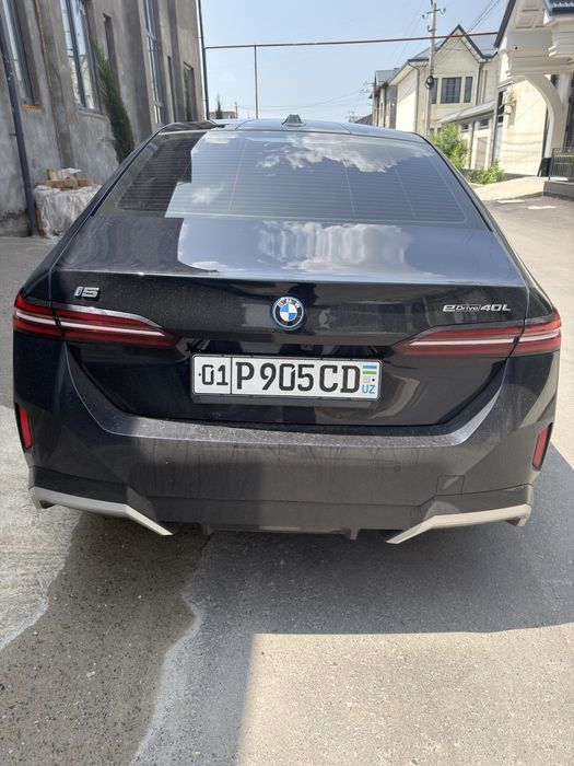 BMW i5 40L M-Sport 2025 yil