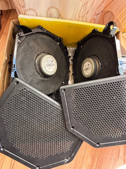 Баси от БМВ Е91 с капаци