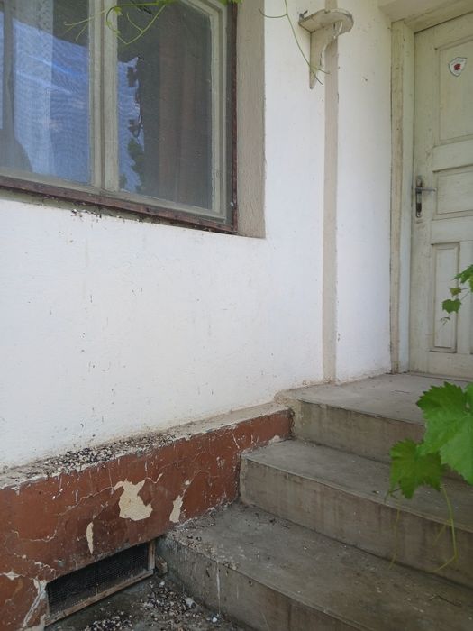 Продава се къща с двор в селоКараново