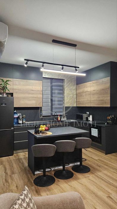 Продава се Къща в Пловдив, Център - 144 кв.м за 2403 €/кв.м - Снимка #2