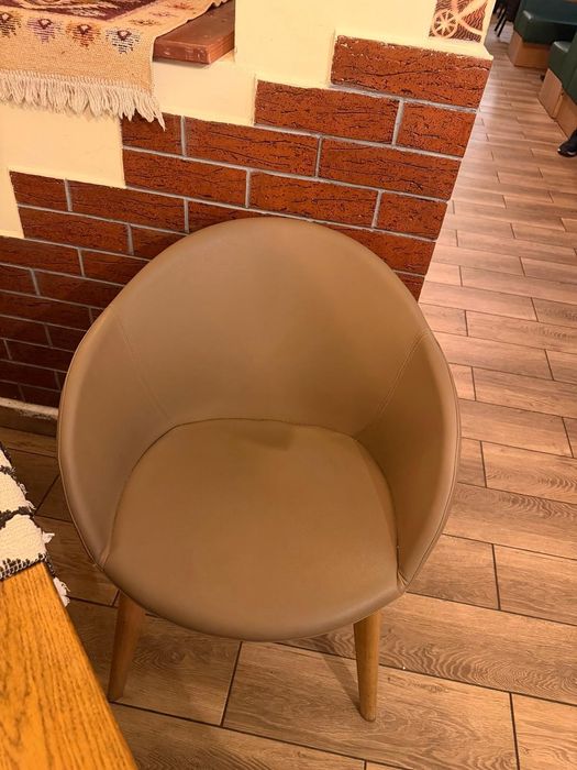 Scaune de restaurant in perfecta stare