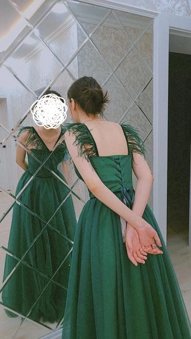 Продам платье вечернее, купленное в салоне Айя, продам за 50 000
