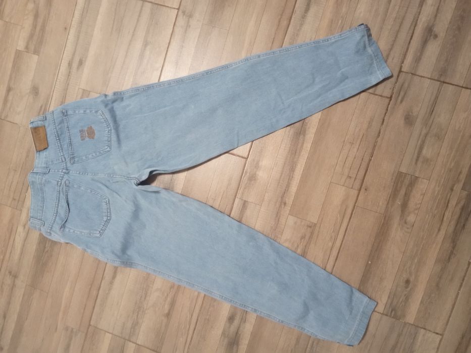 Pantaloni de fete