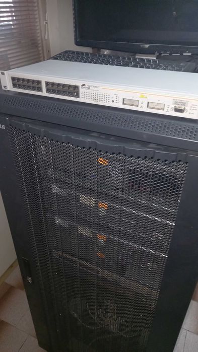 Allied Telesis Switch - Allied AT-8024GB Суич