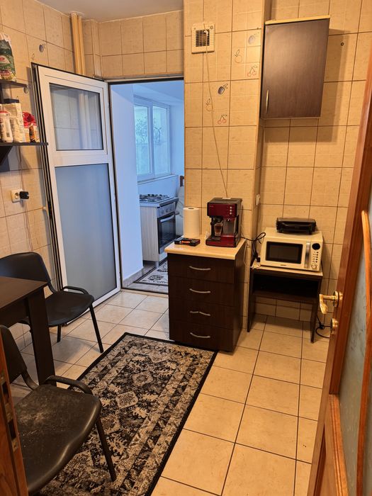 Pentru închiriere   APARTAMENT 2 camere situat Central - Ramada