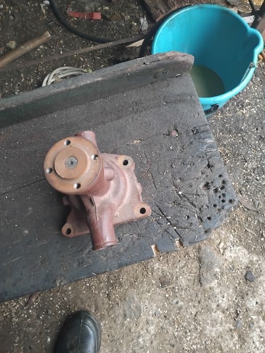 Vând pompă de apă pentru tih