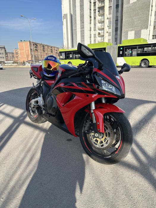 Продается Honda Sbr 1000 rr в хорошем состоянии док есть