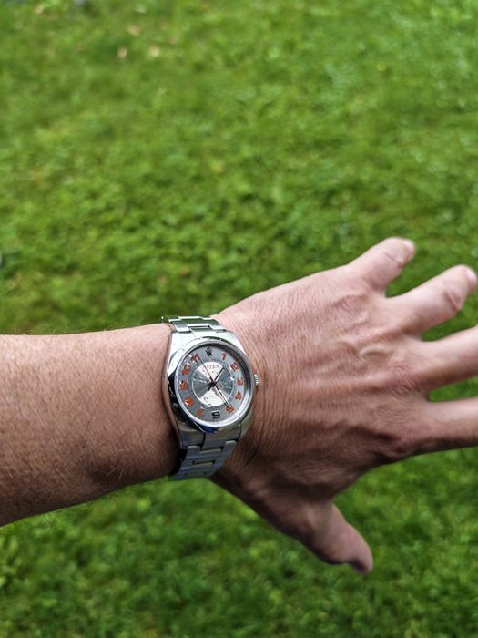Продавам оригинален часовник rolex