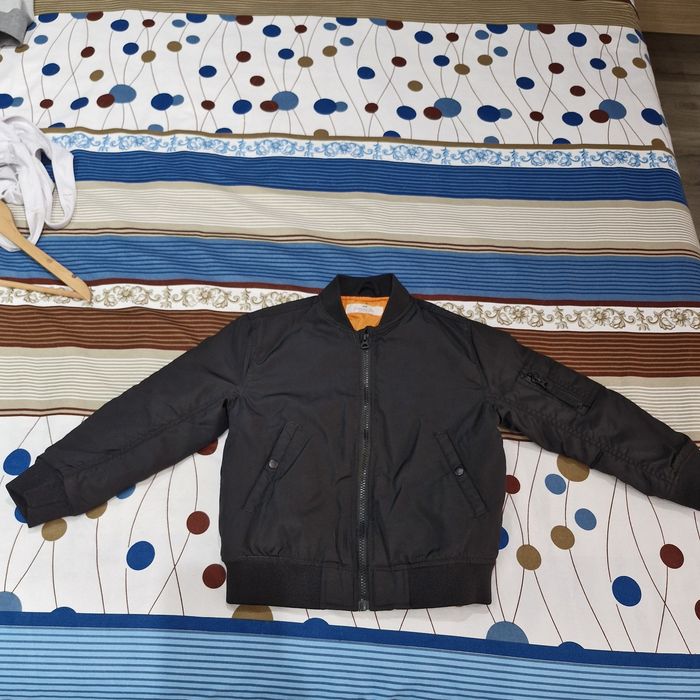 Geaca neagra  mărimea 110/116