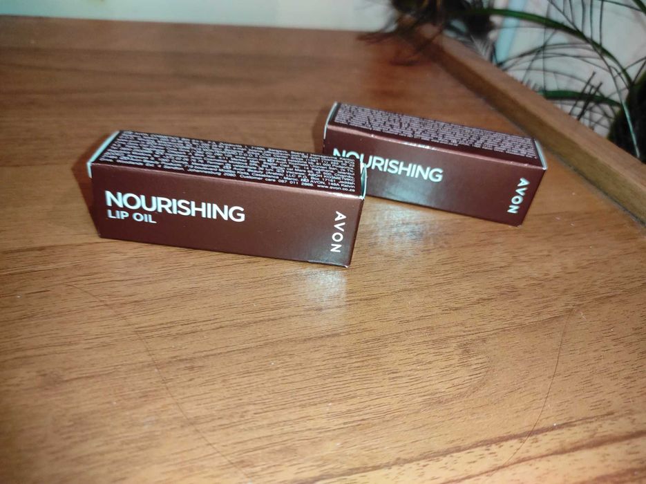 олио за устни Nourishing Shine AVON