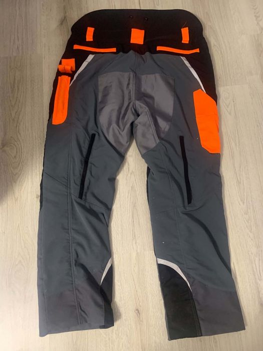 Vând pantaloni forestieri engelbert Strauss