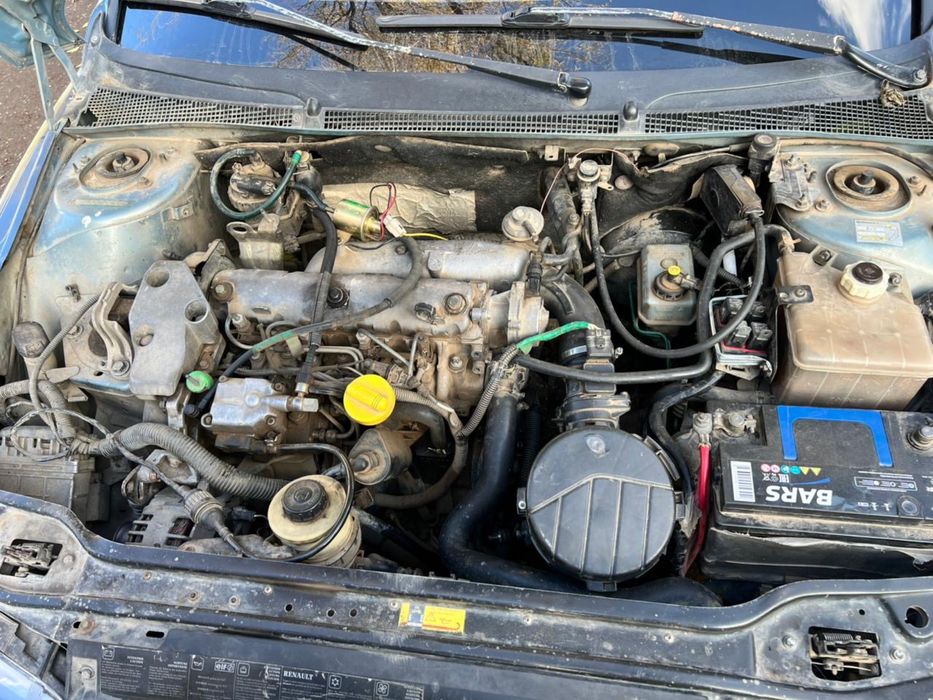 Renault Laguna 2000 года