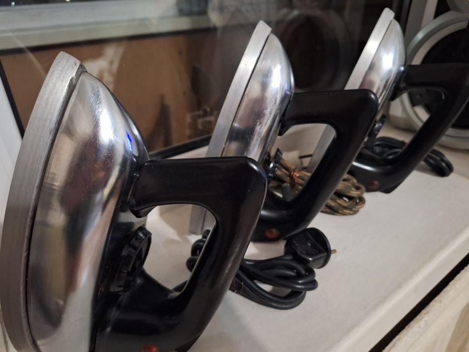 Утюги ссср. Продаю.