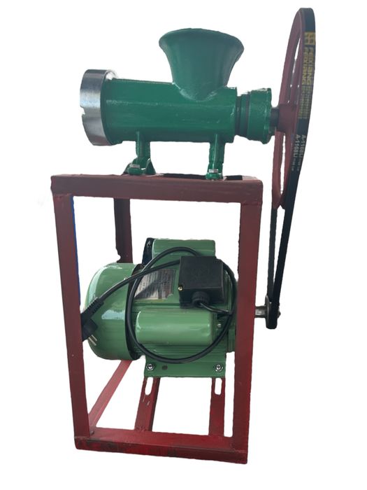 Качествена чугунена месомелачка с електромотор 1,5KW в ново състояние