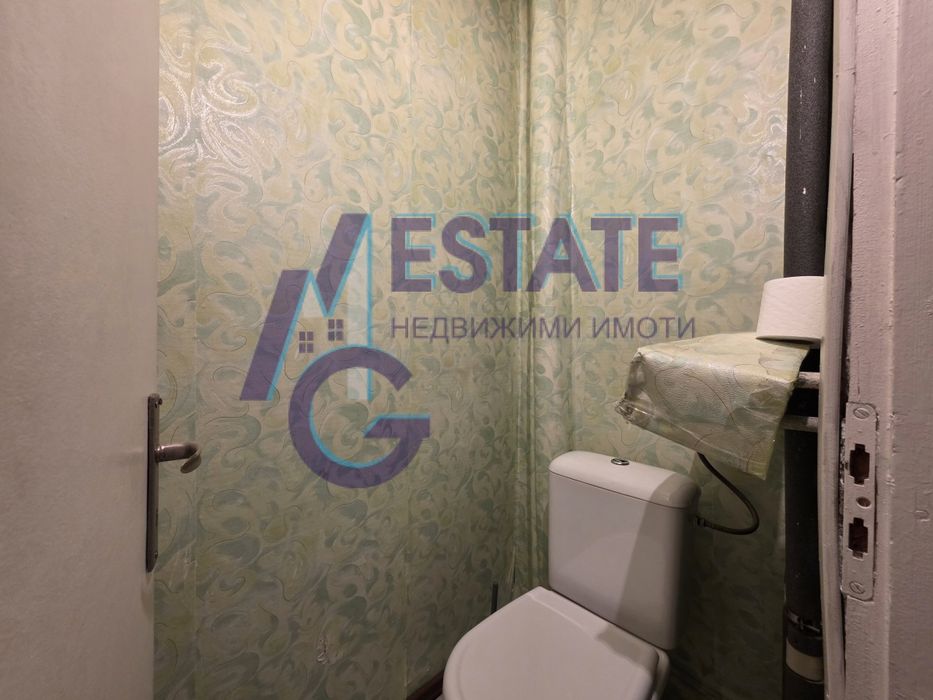 Тристаен апартамент в гр. София, жк. Връбница 2