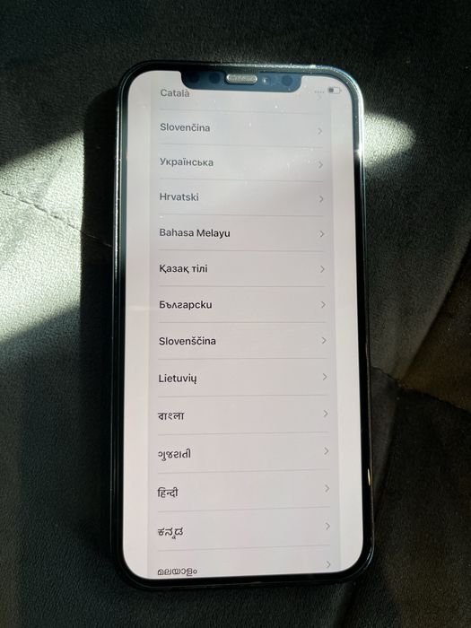 iPhone 12 128GB като нов +7калъфа и 3 неизползвани протектора