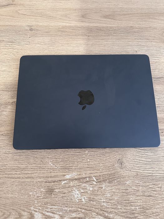 MacBook Air m3 2024