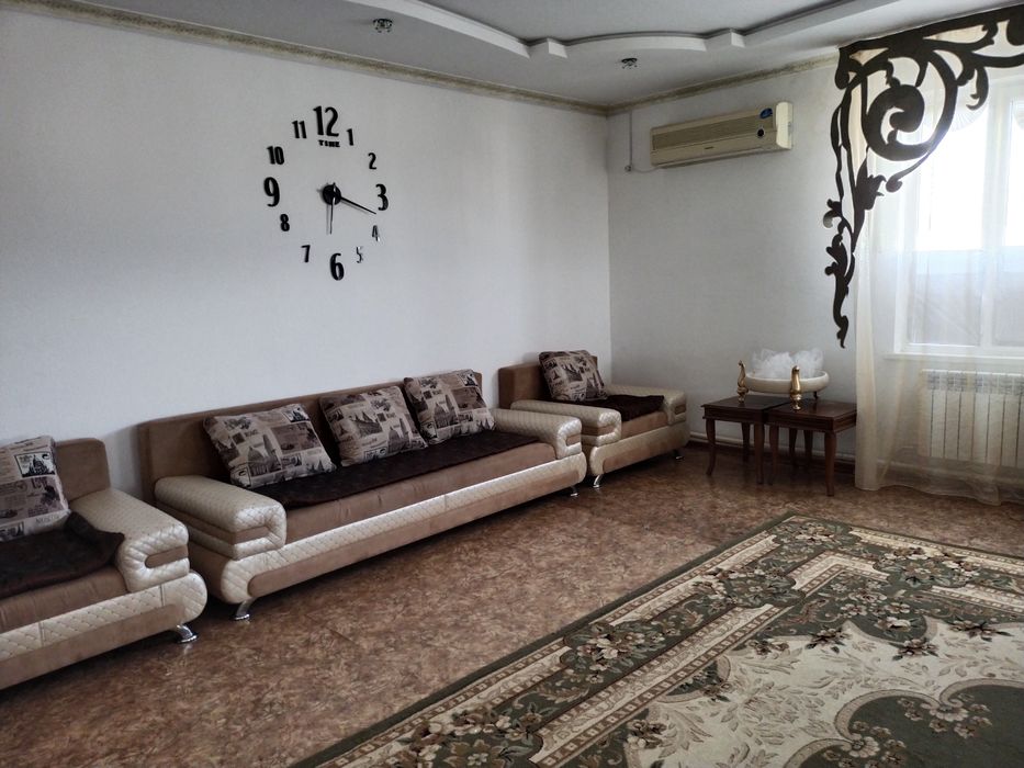 Продаётся в связи с переездом  4-х комнатный дом в 8 участке (АТАМУРА)