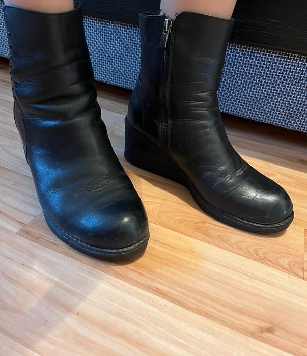 Продам женские сапоги, цены разные