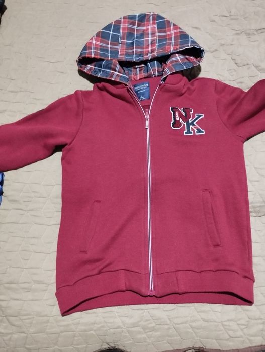 Три броя  детски суичъри