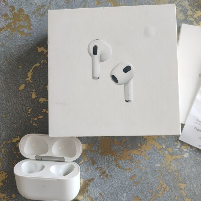 Наушники AirPods
