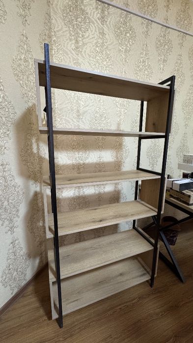 Полка лофт из металлического профиля и лдсп