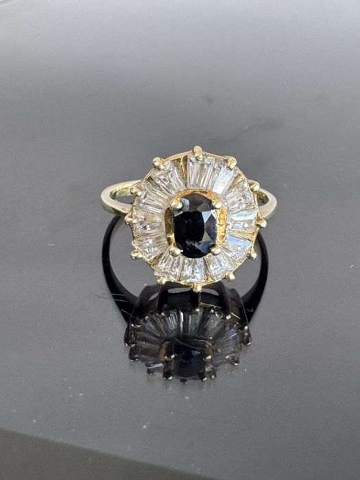 Inel din aur, safir si cubic zirconia