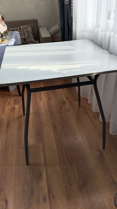 Стол 80см квадратный