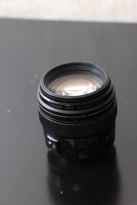 Canon EF 85mm 1.8