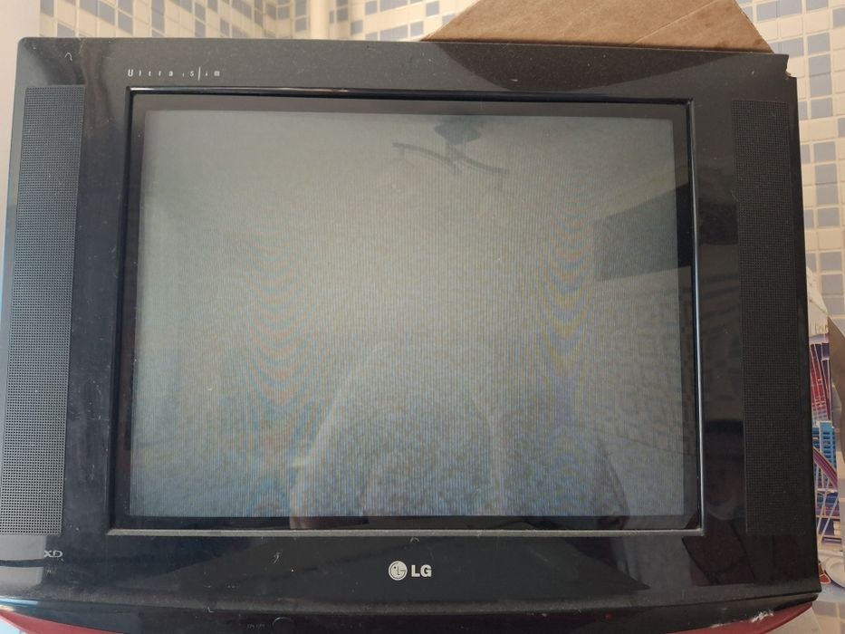 Продам телевизор LG
