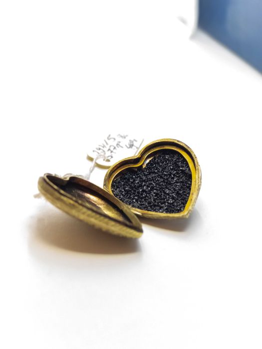 Продавам Златна висулка