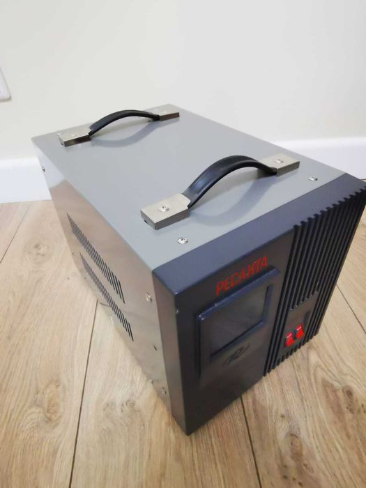 Продается Стабилизатор напряжения Ресанта мощностью 3кВт