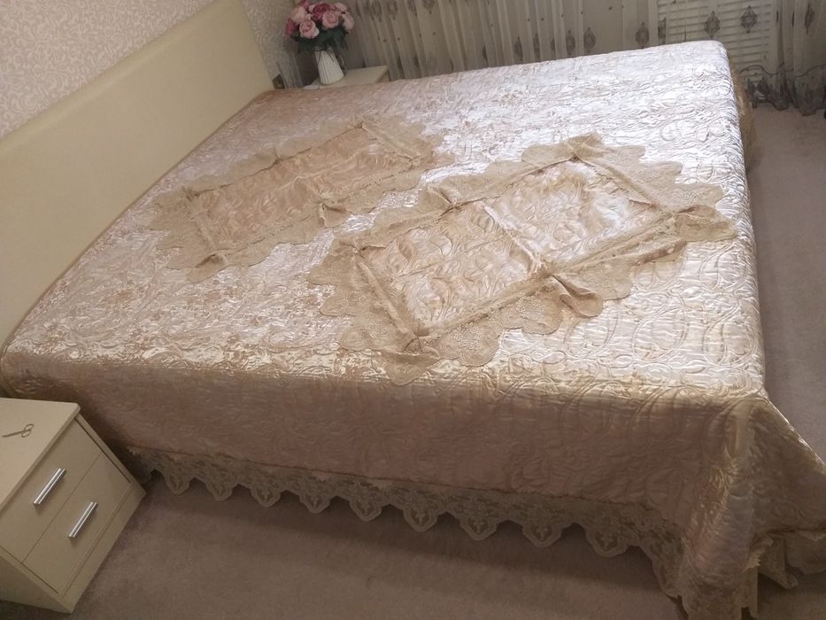 Покрывало шикарное на двуспалку.фирма Блюмарин(Blumarine).Турция